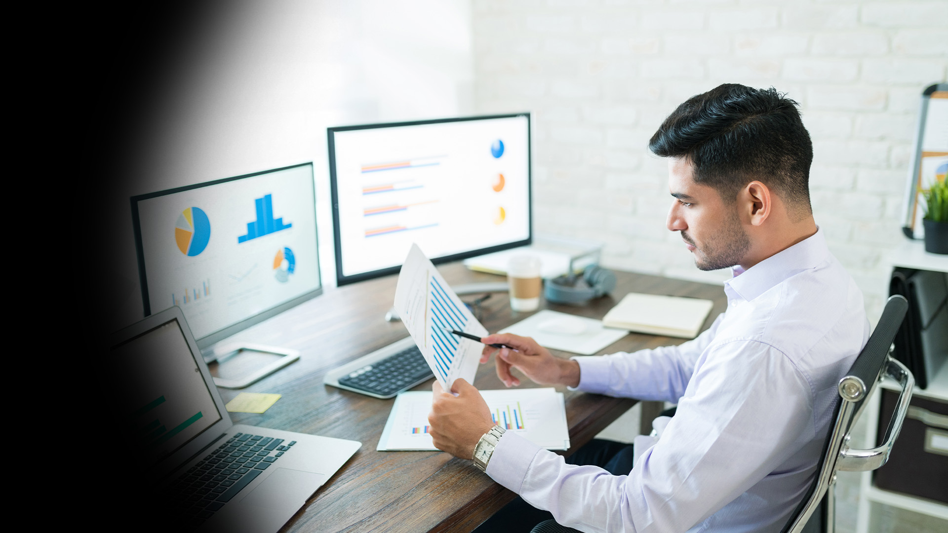 Securing Competitive Advantages with Strong Data Management and Analysis